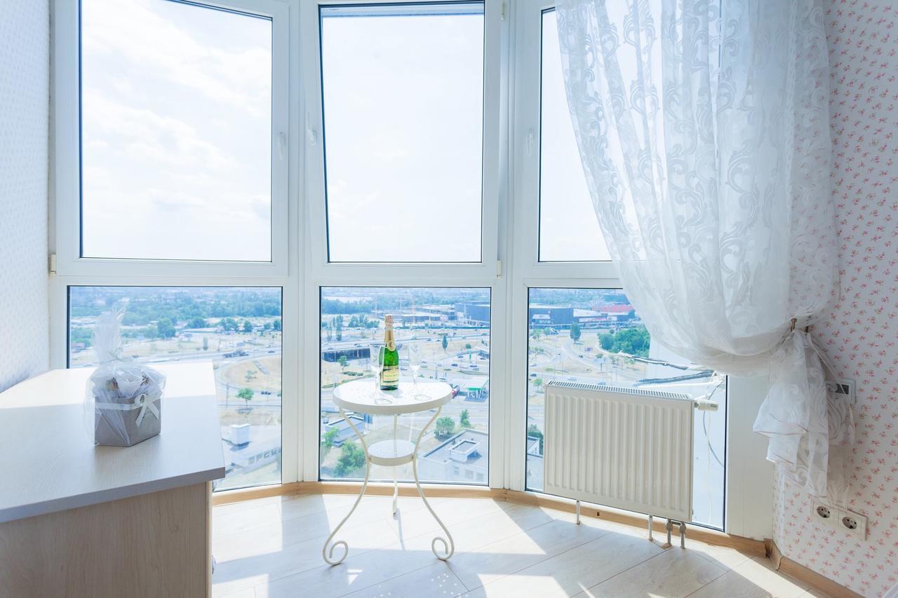 Stylish Views Apartments In The Parasol. Parus .Obolonskaya Embankment キエフ エクステリア 写真